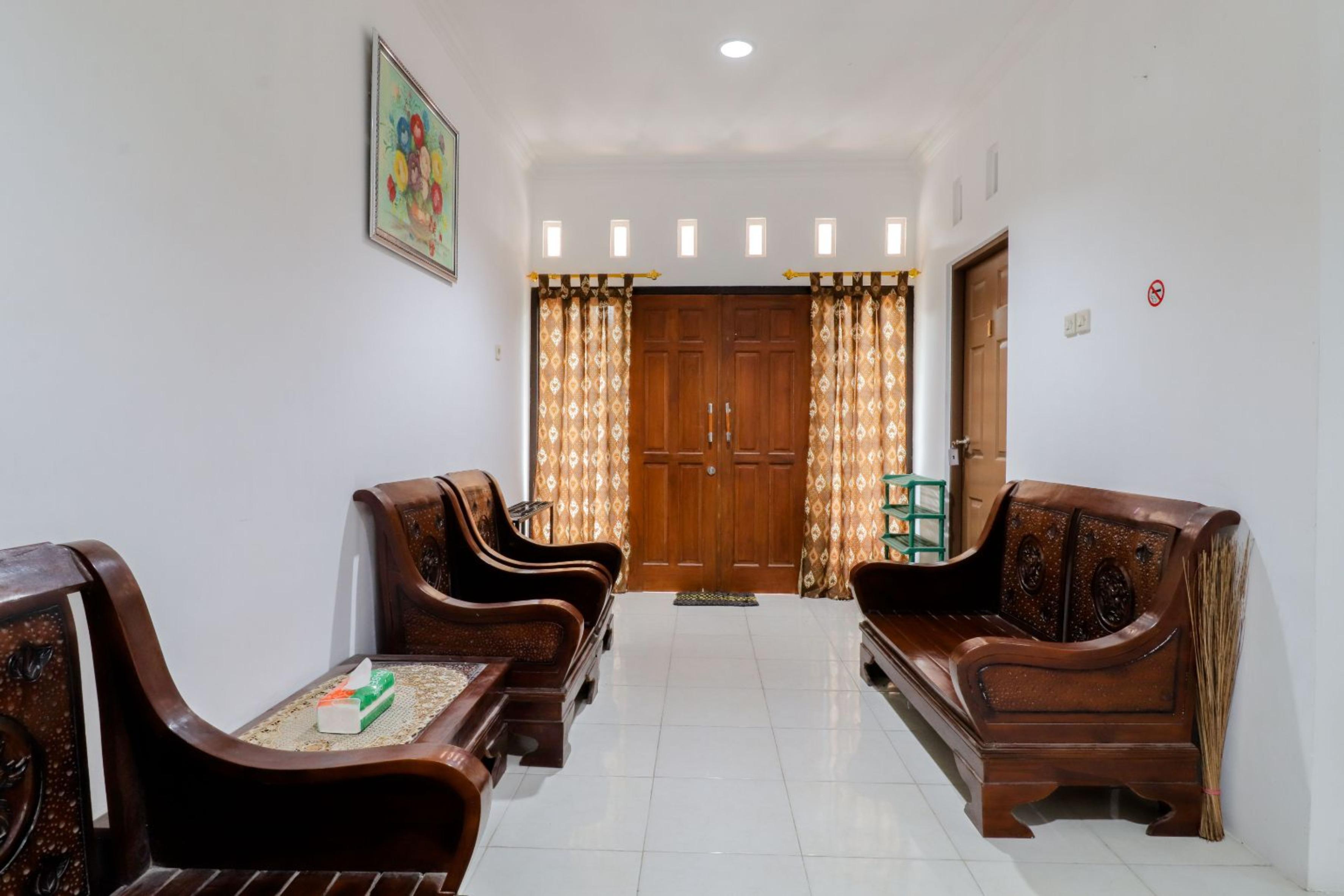 Java Homestay Джокьякарта Экстерьер фото
